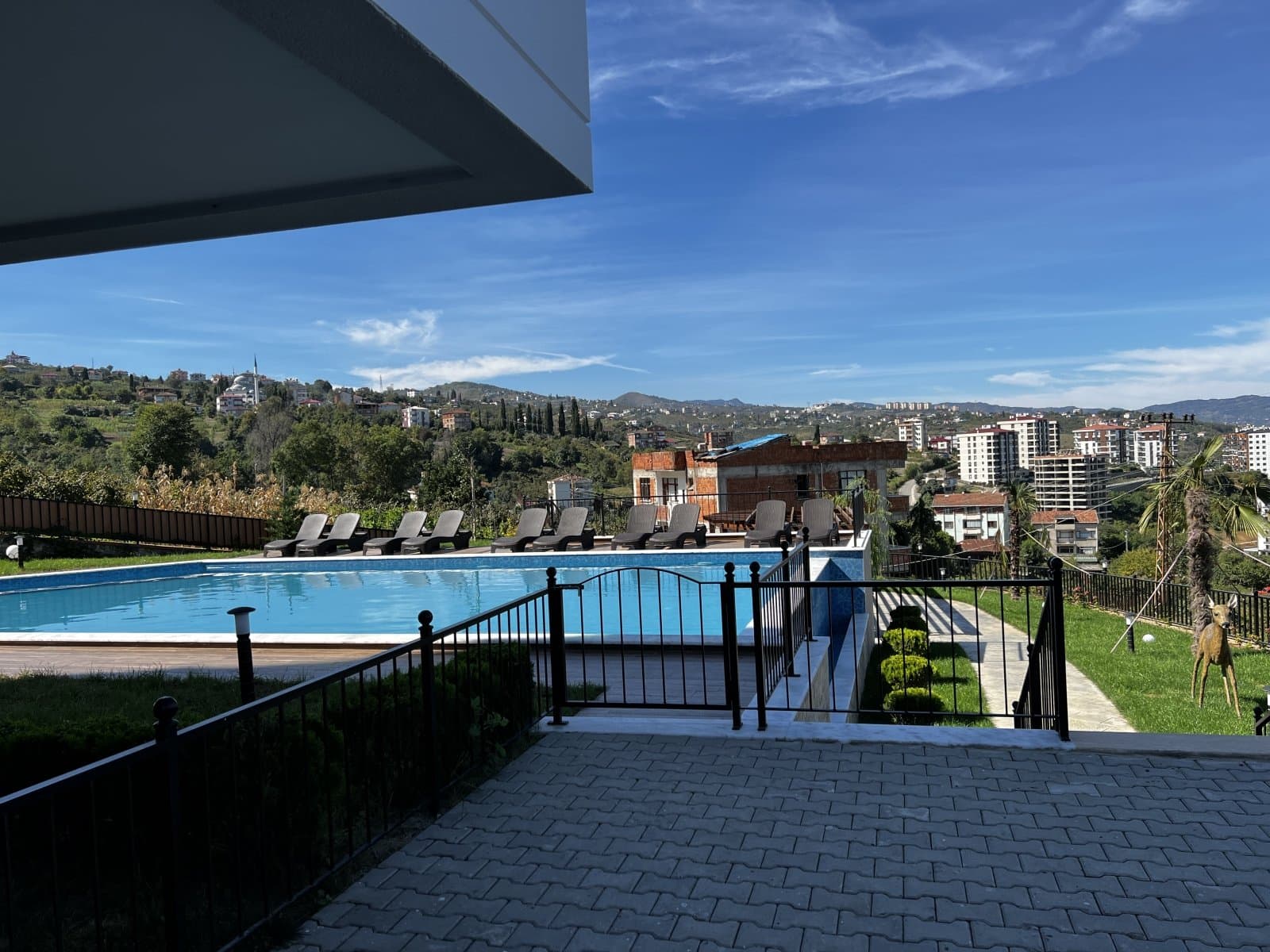 Gloednieuwe appartementen met balkon in Trabzon Ortahisar